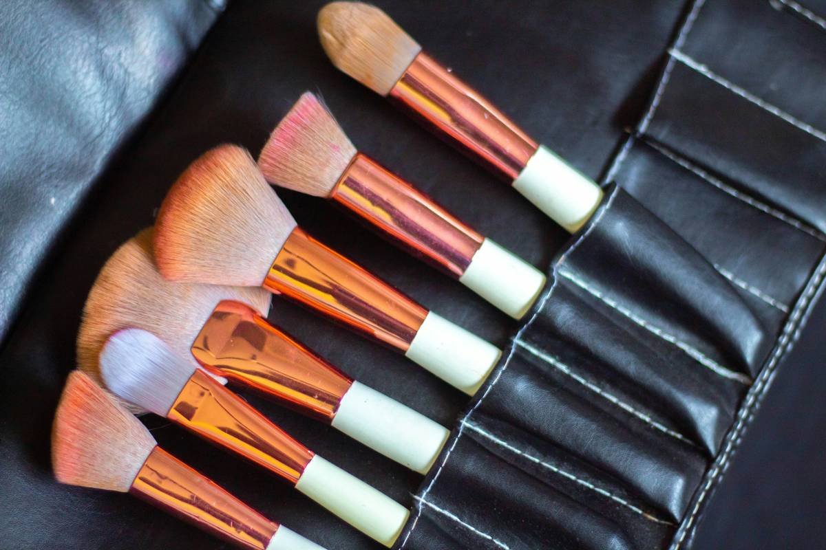 The Ultimate Guide to Choosing the Best Makeup Blending Tool—Without Wasting $40 on Fluff