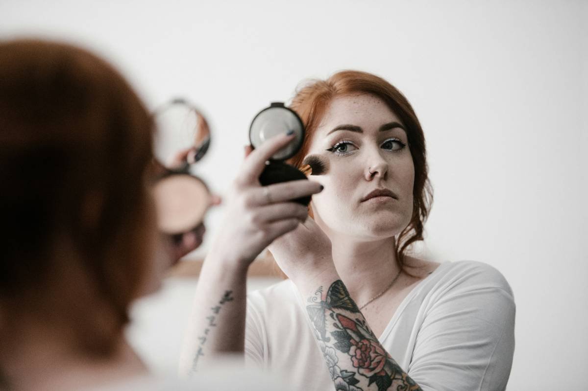 The Ultimate Guide to Choosing and Using a Makeup Application Blender (Without Wasting Product or Patience)