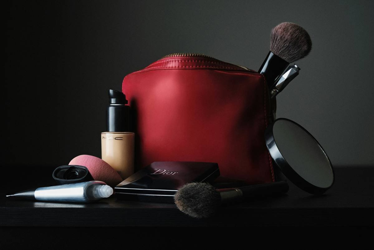 The Ultimate Guide to Choosing and Using the Best Makeup Blender Tool in 2024