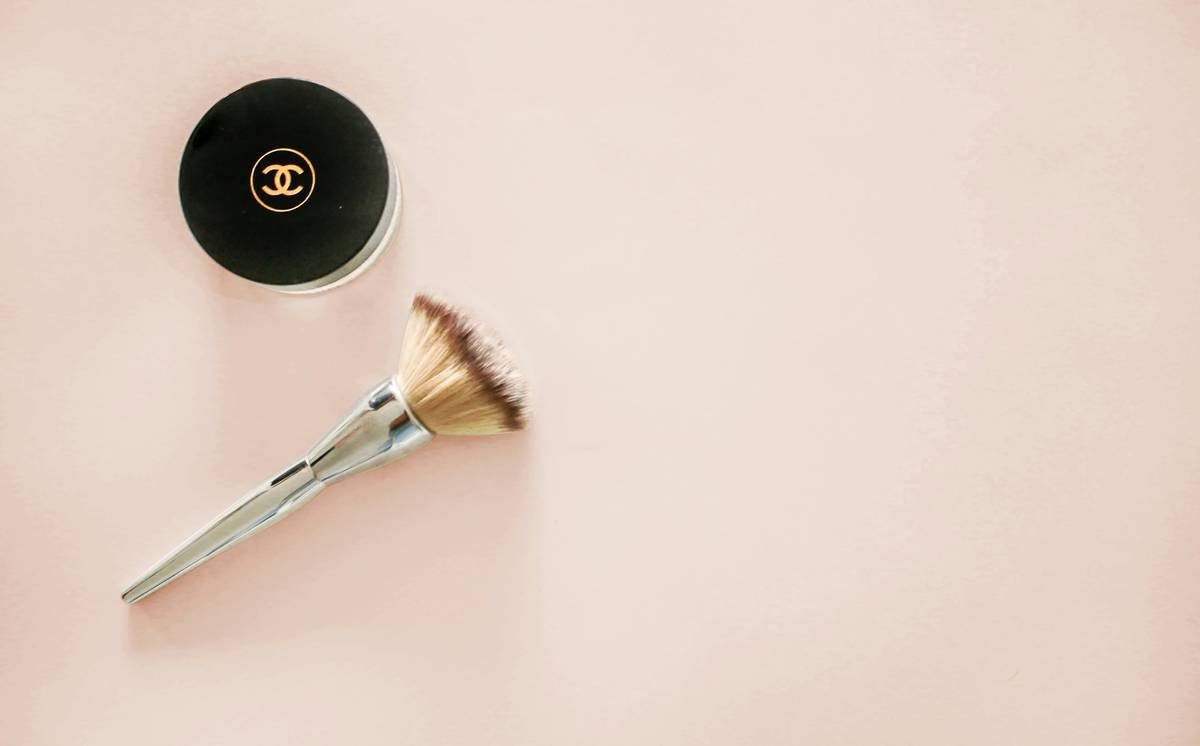 The Ultimate Guide to Choosing the Best Foundation Application Tool for Flawless Skin