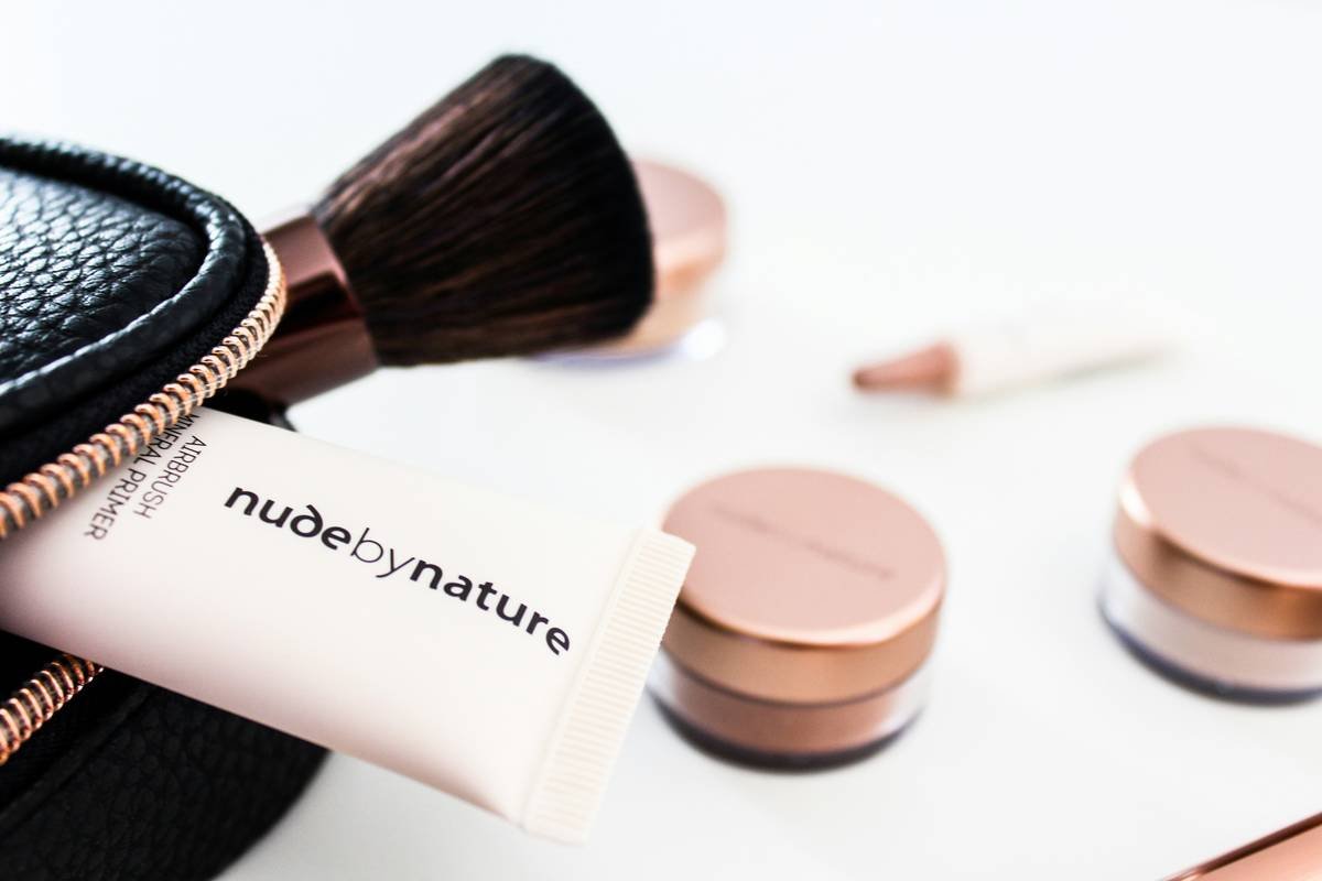 The Ultimate Guide to Choosing the Best Makeup Blending Applicator (So You Stop Wasting Product)